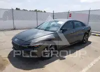 2025 Hyundai Elantra photo