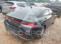 2025 Hyundai Elantra photo