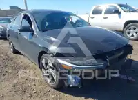 2025 Hyundai Elantra photo
