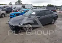 2025 Hyundai Elantra photo