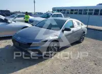 2025 Hyundai Elantra photo