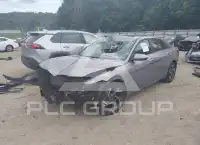 2025 Hyundai Elantra фото