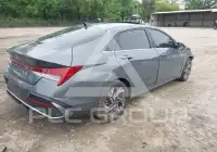 2025 Hyundai Elantra photo