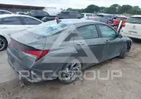 2025 Hyundai Elantra photo