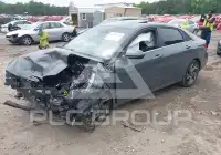 2025 Hyundai Elantra photo