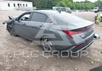 2025 Hyundai Elantra photo