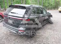 2025 Volkswagen Taos photo