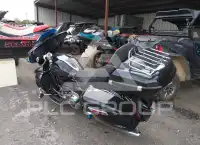 2026 Harley-Davidson FLHX фото