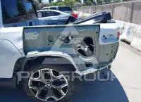 2026 Rivian R1T фото