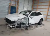 2026 Mercedes Benz GLC 300 фото