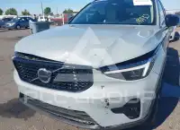 2026 Volvo XC40 фото