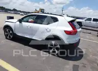 2026 Volvo XC40 фото