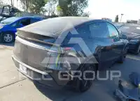 2026 Tesla Model Y фото