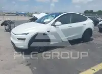 2026 Tesla Model Y фото