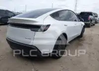 2026 Tesla Model Y photo