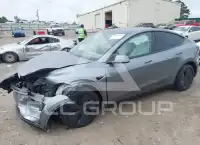 2026 Tesla Model Y photo