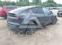 2026 Tesla Model Y фото