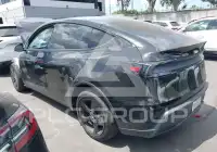 2026 Tesla Model Y фото