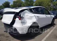 2026 Tesla Model Y фото