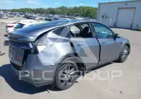 2026 Tesla Model Y фото