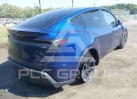 2026 Tesla Model Y фото