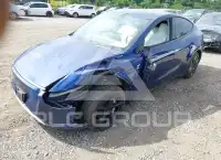 2026 Tesla Model Y фото