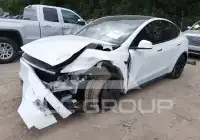 2026 Tesla Model Y photo