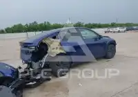 2026 Tesla Model Y фото