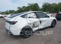 2026 Tesla Model Y фото