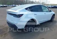 2026 Tesla Model Y фото