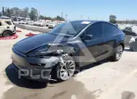2026 Tesla Model Y фото