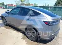 2026 Tesla Model Y фото