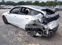 2026 Tesla Model Y фото