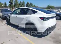 2026 Tesla Model Y фото