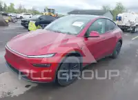 2026 Tesla Model Y фото