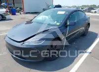 2026 Tesla Model 3 фото