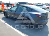 2026 Tesla Model 3 фото