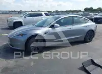 2026 Tesla Model 3 фото