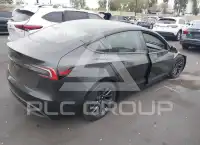 2026 Tesla Model 3 фото