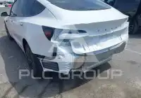 2026 Tesla Model 3 фото