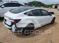 2026 Tesla Model 3 фото