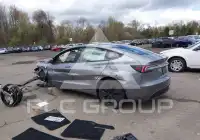 2026 Tesla Model 3 фото
