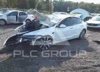 2026 Tesla Model 3 фото