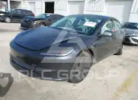 2026 Tesla Model 3 фото