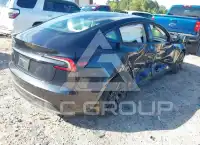 2026 Tesla Model 3 фото