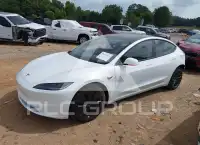 2026 Tesla Model 3 фото