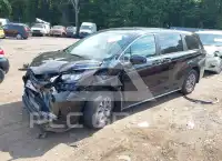 2026 Toyota SIENNA фото