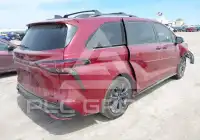 2026 Toyota SIENNA фото