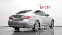 2011 Infinity M30
