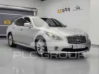 2011 Infinity M30